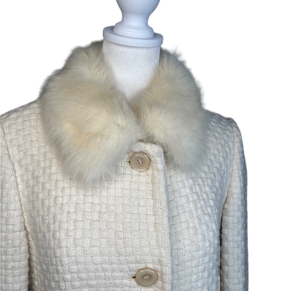 Moda International Off White coat faux fur collar, colorful floral lining - Picture 6 of 15